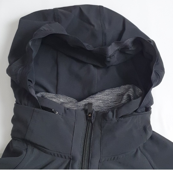 Athleta Quick Step Jacket Black and Gray Size M Reflective Stowaway Hood - Picture 7 of 13